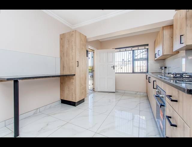 2 BEDROOM FREESTANDING TO LET IN MARLBORO GARDENS